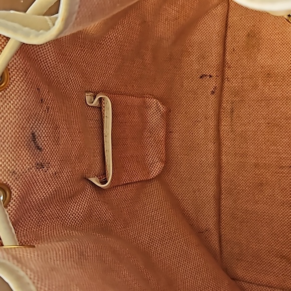 Dooney & Bourke Monogram Signature Drawstring Bucket Shoulder Bag White Leather - Picture 12 of 17